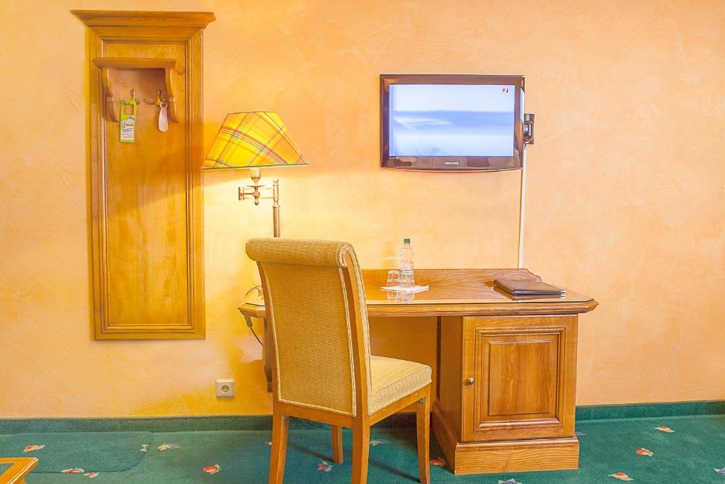 Hotel Wilder Mann Кёнигштайн Номер фото